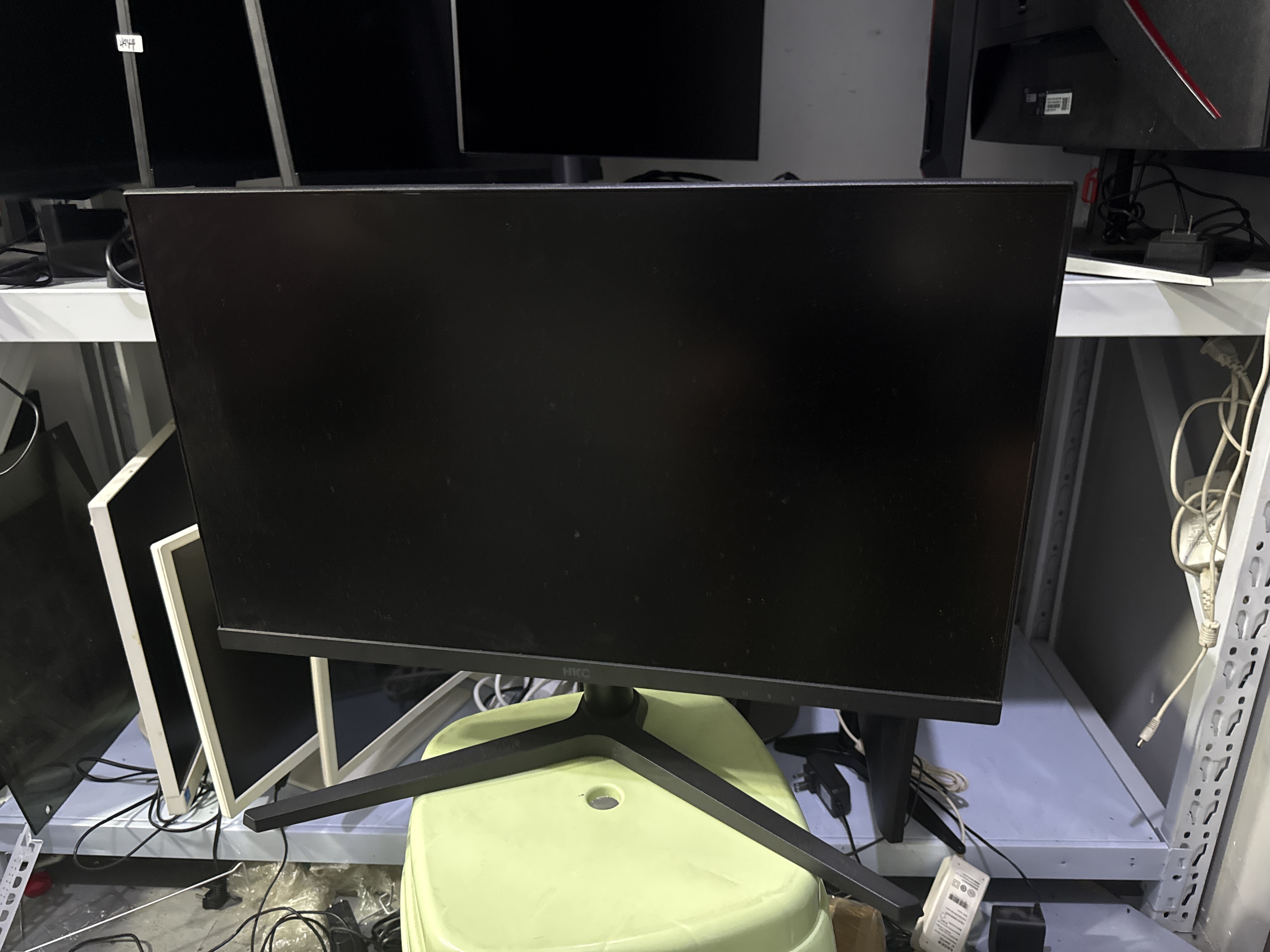 hkc MB24V9F  24寸 显示器 直面有盒